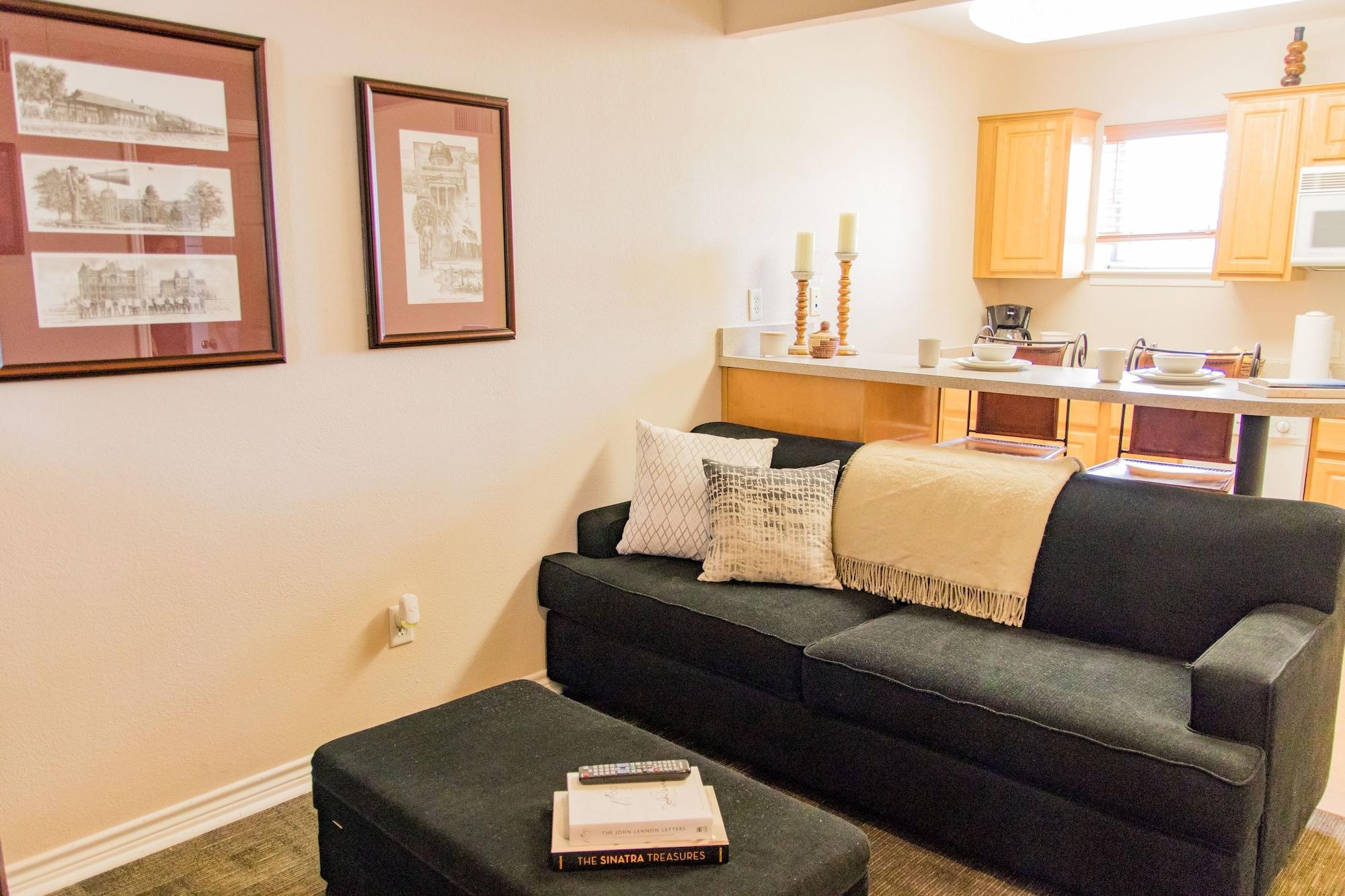 Vineyard Court Designer Suites Hotel College Station Luaran gambar