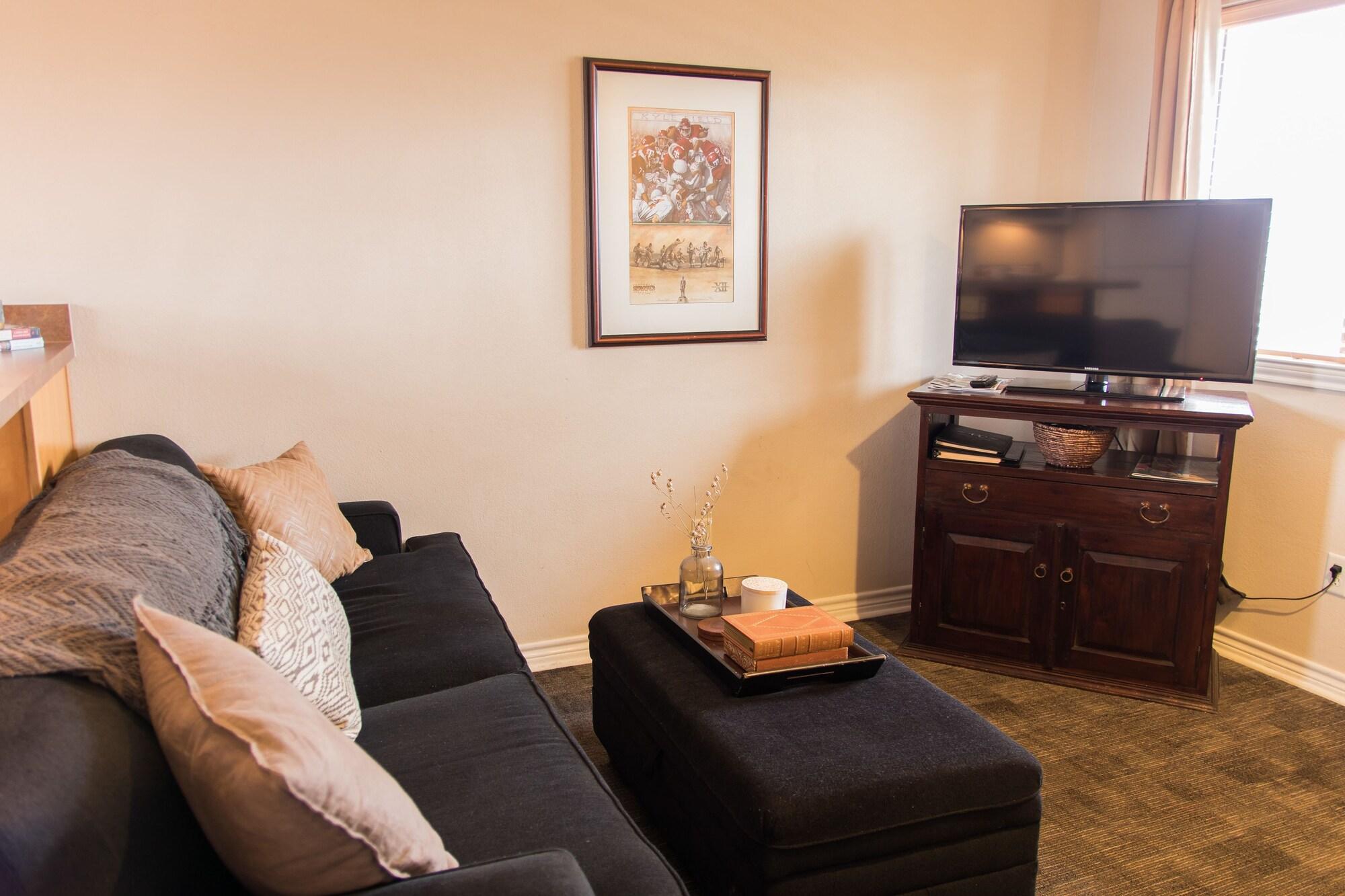 Vineyard Court Designer Suites Hotel College Station Luaran gambar