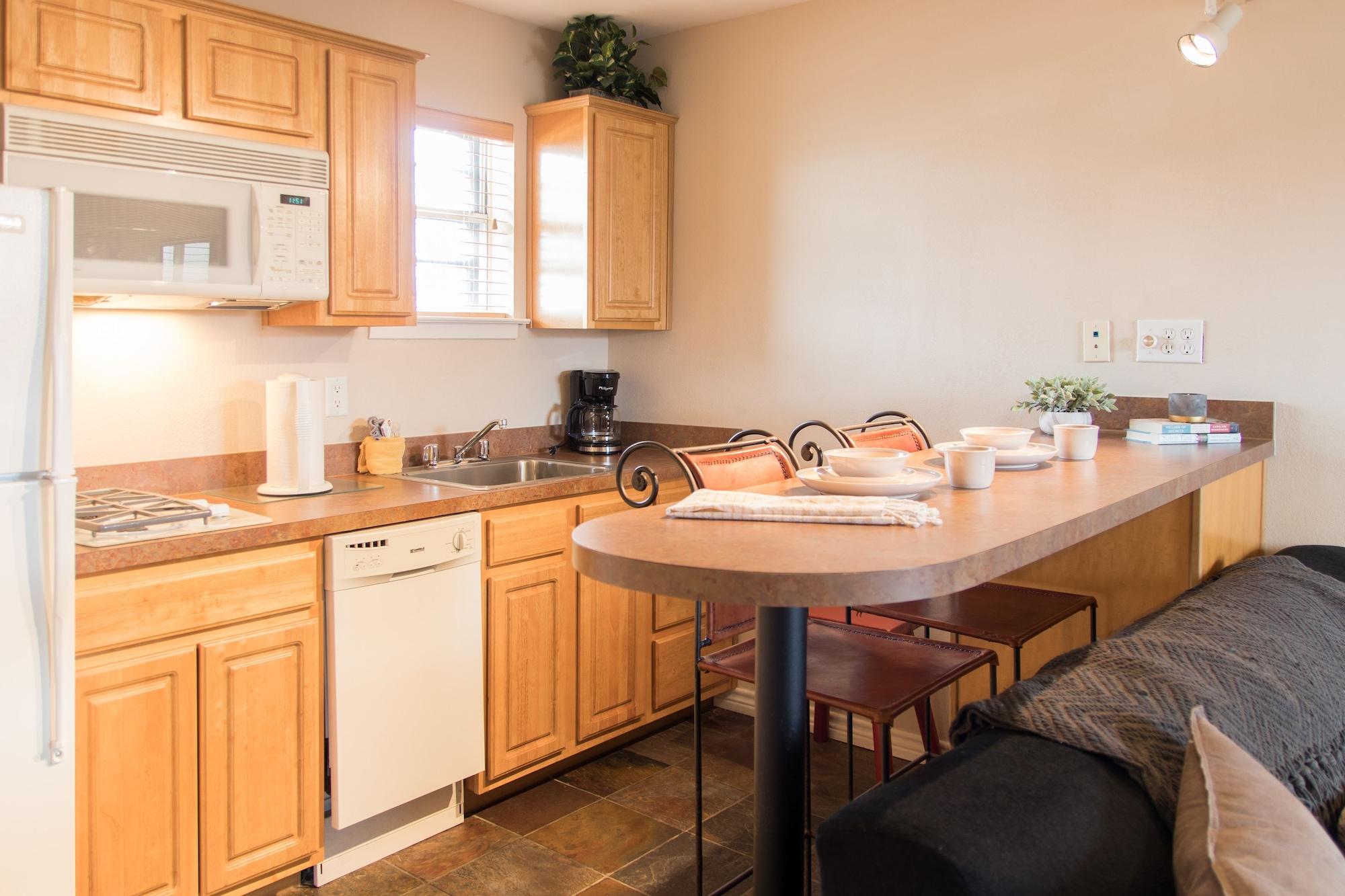 Vineyard Court Designer Suites Hotel College Station Luaran gambar