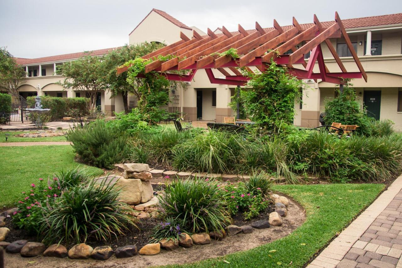 Vineyard Court Designer Suites Hotel College Station Luaran gambar